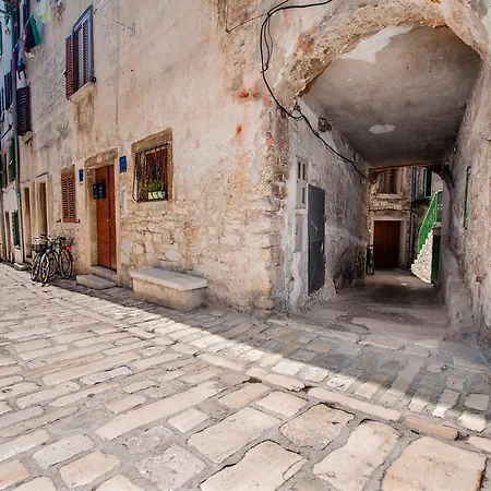 Appartement Sani *